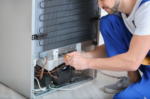 Refrigerator freezer repair technician in Lynchburg VA